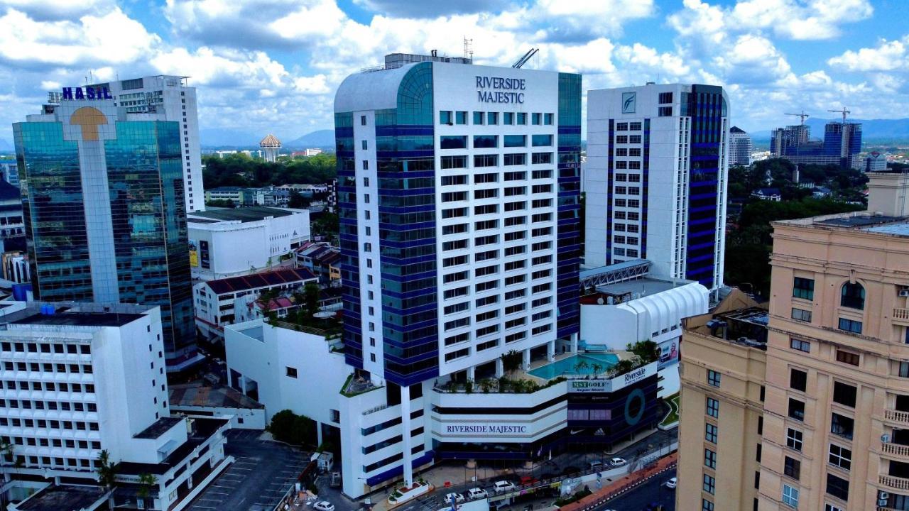 Puteri Wing - Riverside Majestic Hotel Kuching Exterior foto